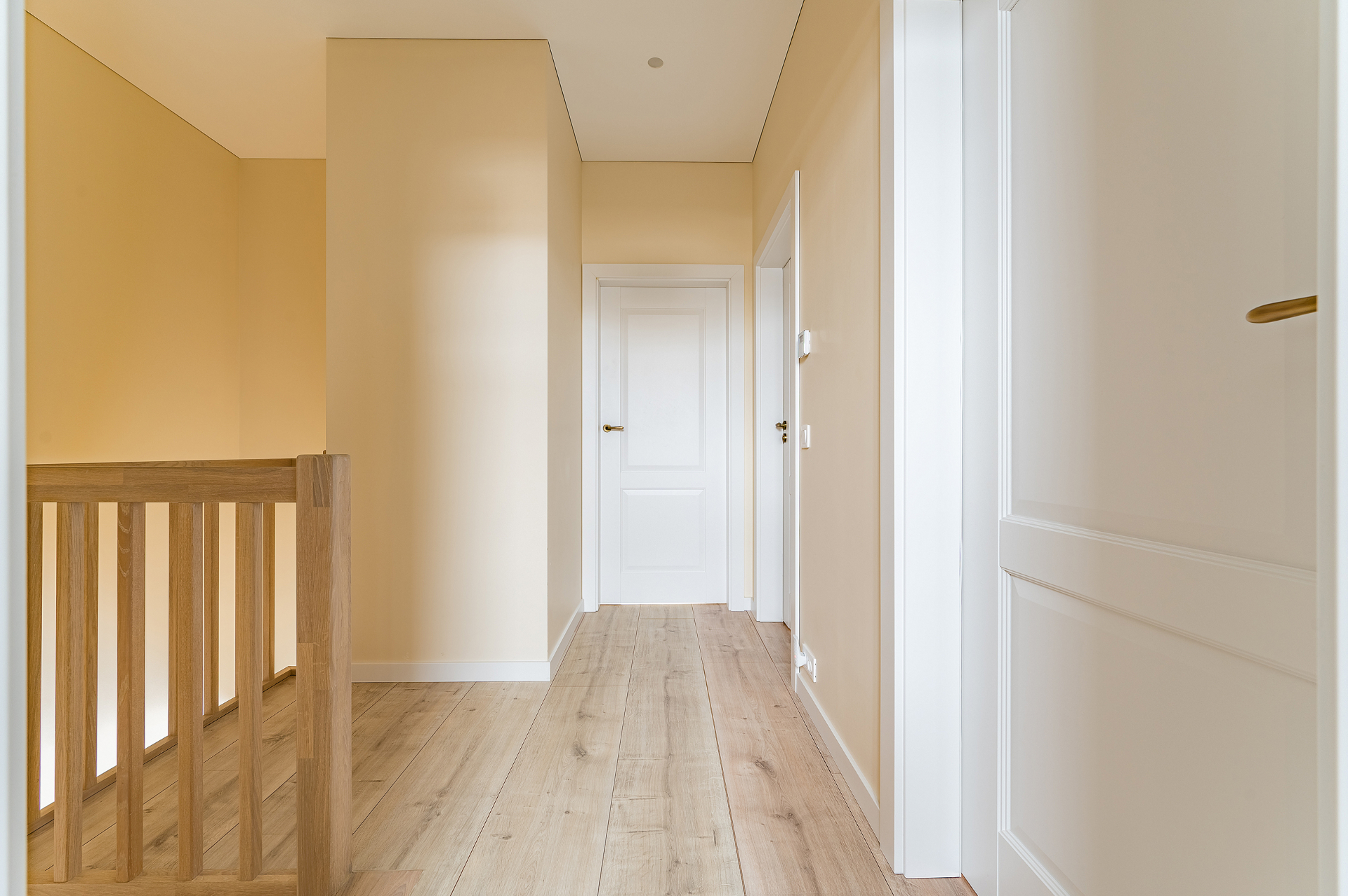 ATR36 holas – įėjimas į namą