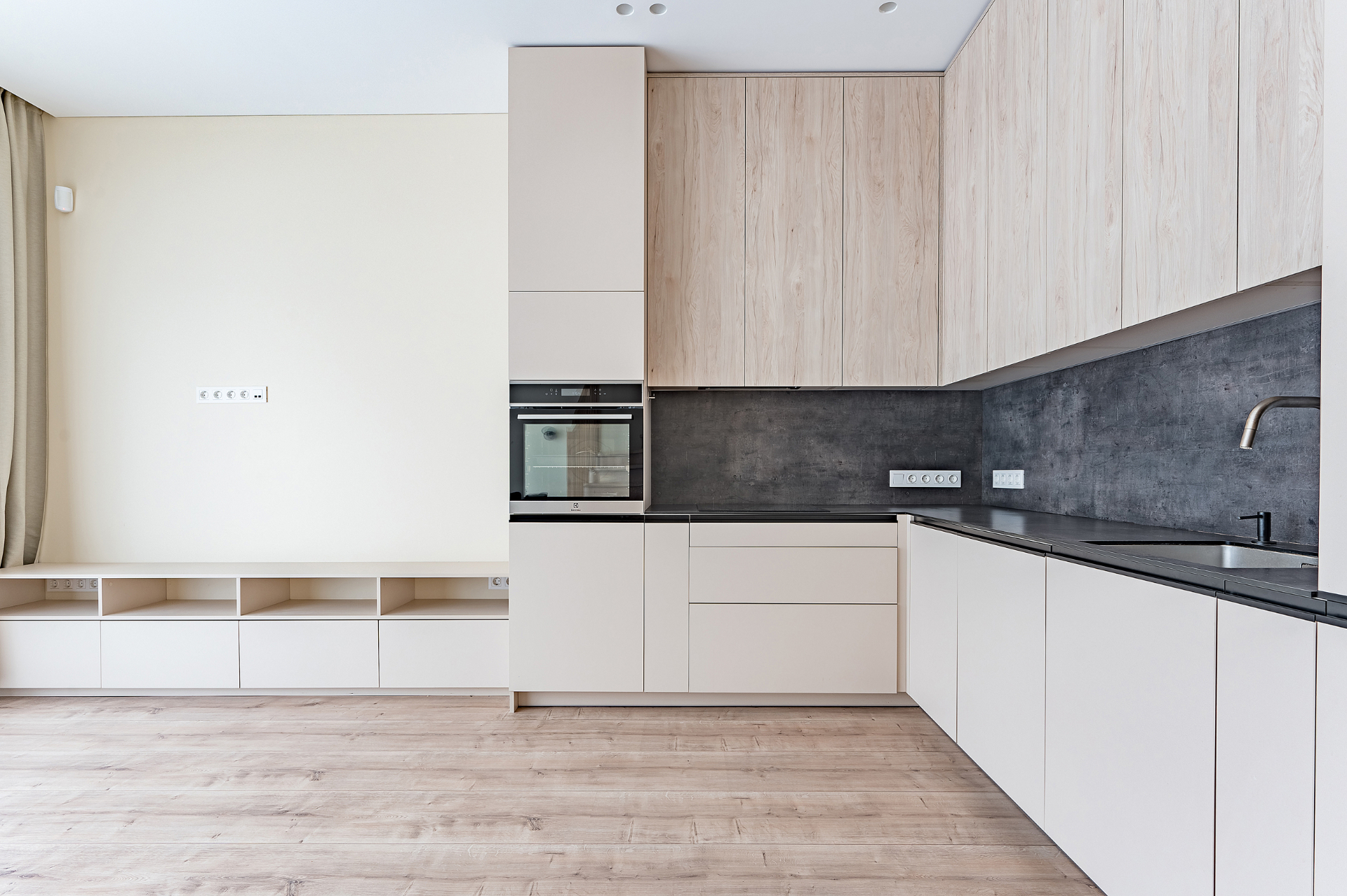 ATR36 virtuvė su buitine technika